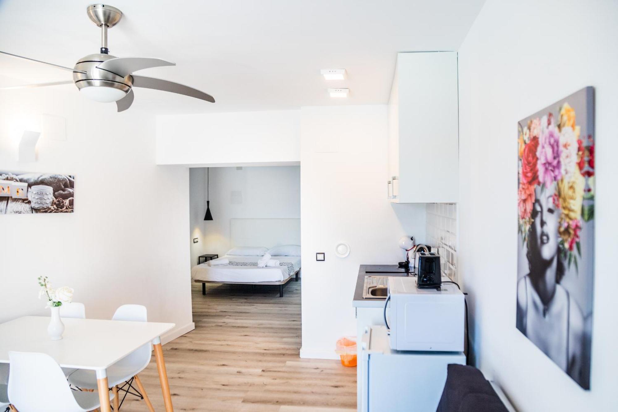 Jacaranda Apartments & Studios Es Cana المظهر الخارجي الصورة