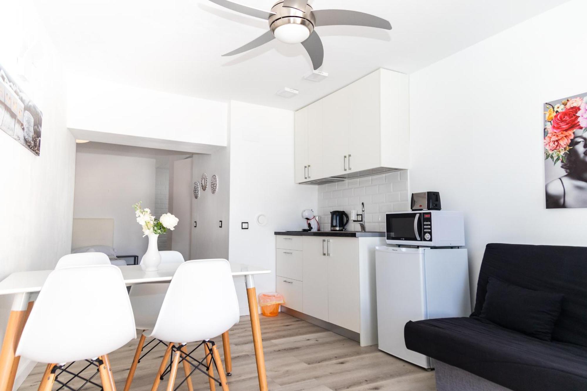 Jacaranda Apartments & Studios Es Cana المظهر الخارجي الصورة