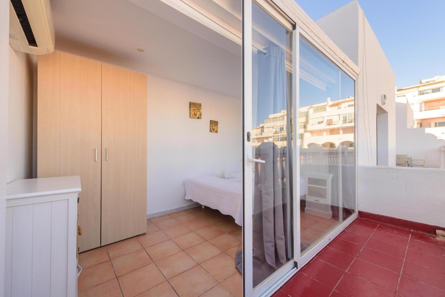 Jacaranda Apartments & Studios Es Cana الغرفة الصورة